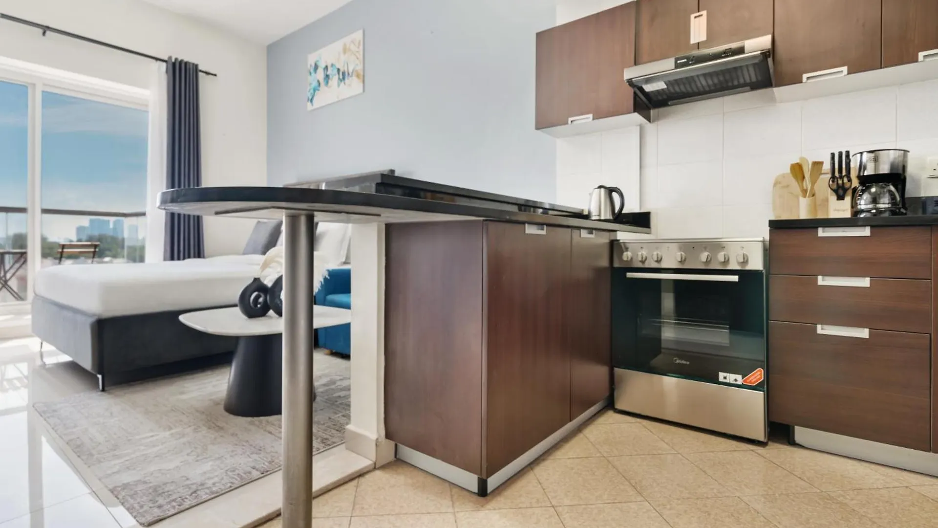 Apartment Upscale Studio In Eagleheights, Dubai Sports City