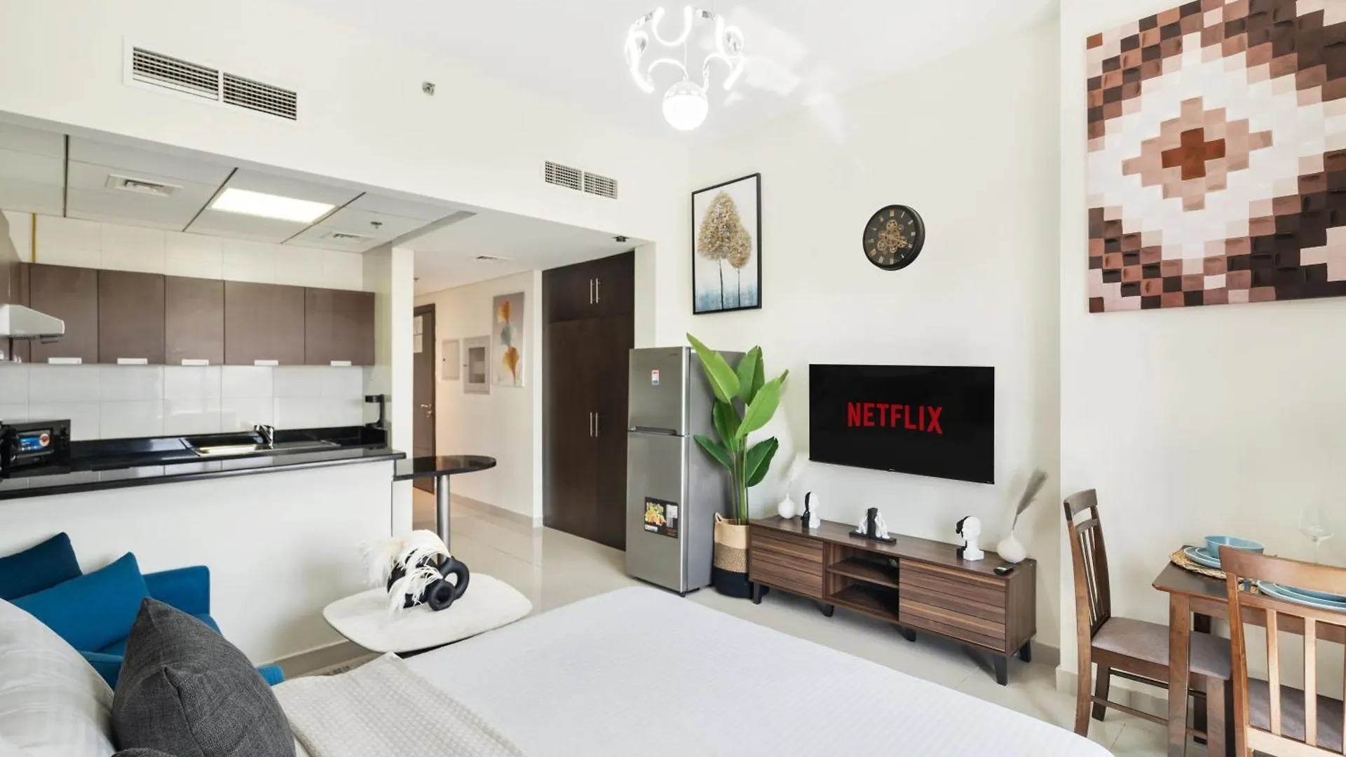 Apartment Upscale Studio In Eagleheights, Dubai Sports City United Arab Emirates
